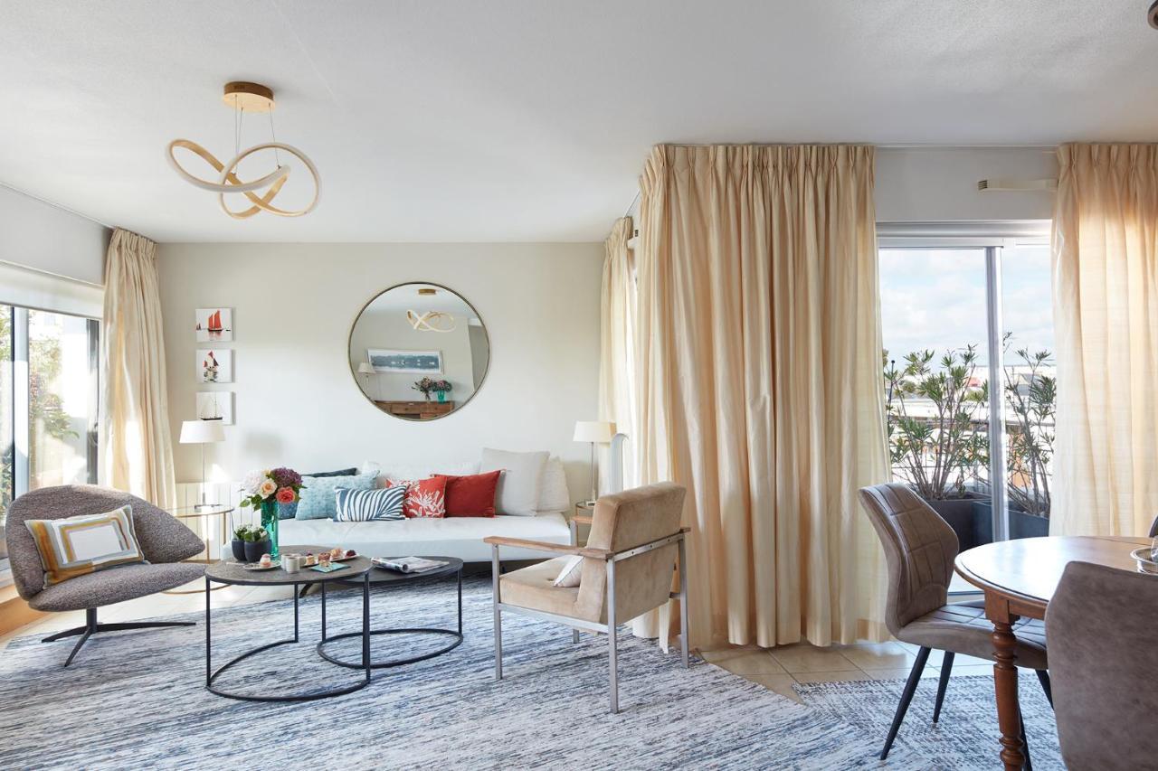 Un Appartement Penthouse D'Exception Sur Le Port De 瓦讷 外观 照片