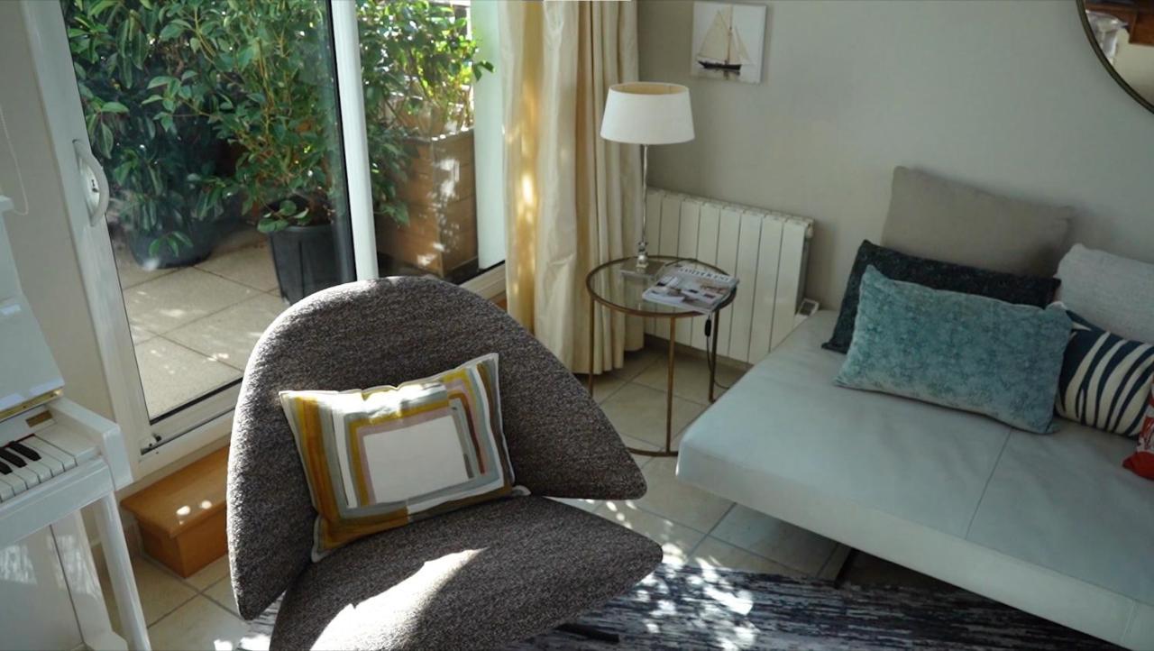 Un Appartement Penthouse D'Exception Sur Le Port De 瓦讷 外观 照片